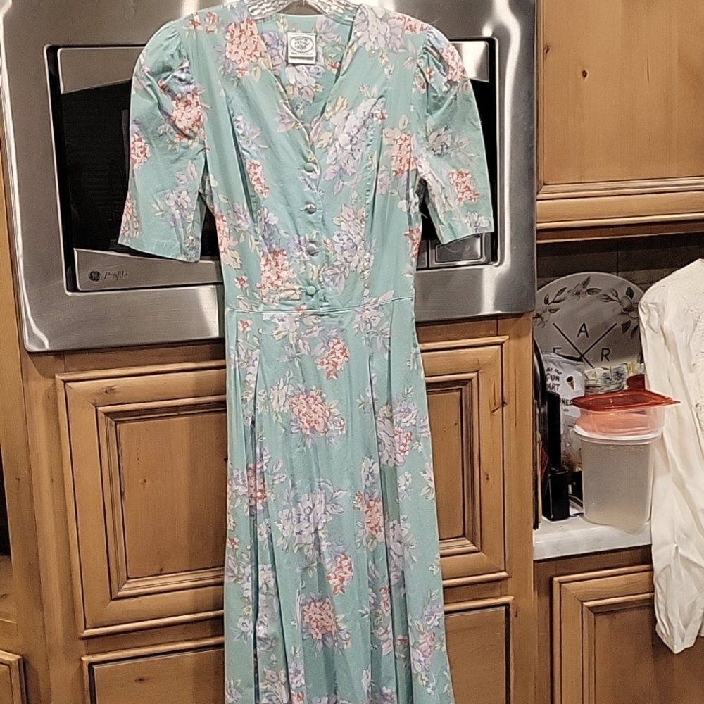 Women's dress